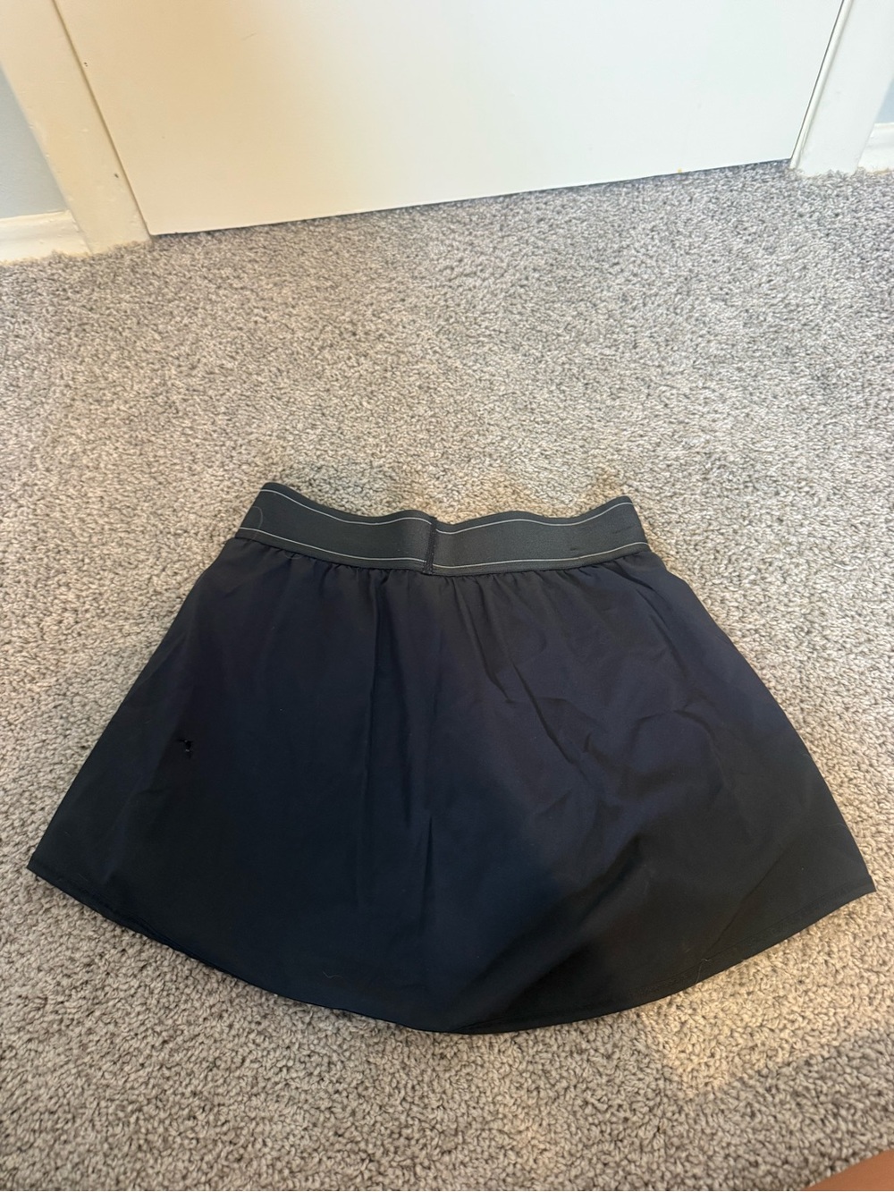 Alo Black Match Point Skort - Picture 4 of 5